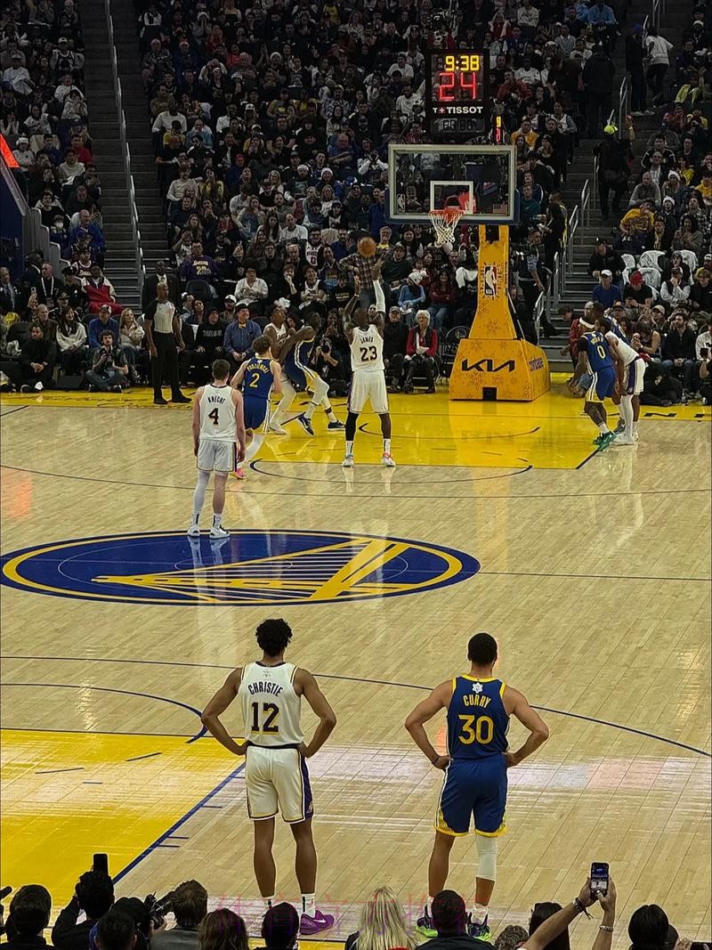 防守不佳！雷迪克默许，詹姆斯恐要离开，有望联手库里？